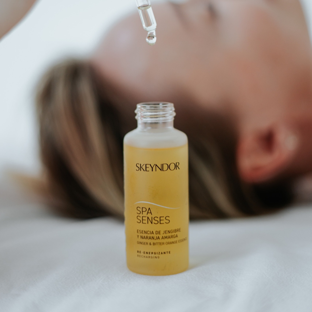 Уход увлажняющий с гиалуроновой кислотой 25+