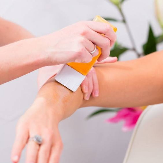 депиляция воском рук до локтя