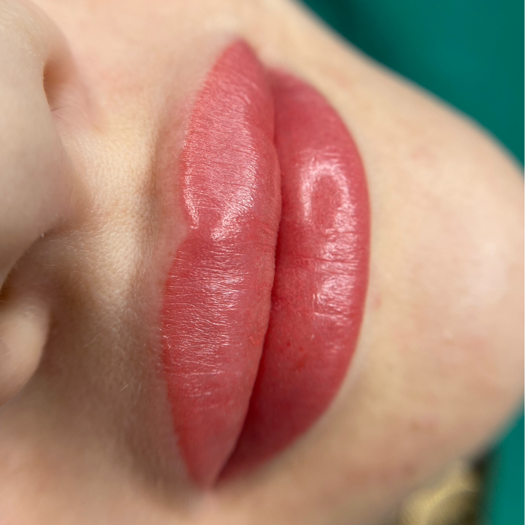 Стойкий макияж (на 1-3 года,губы)