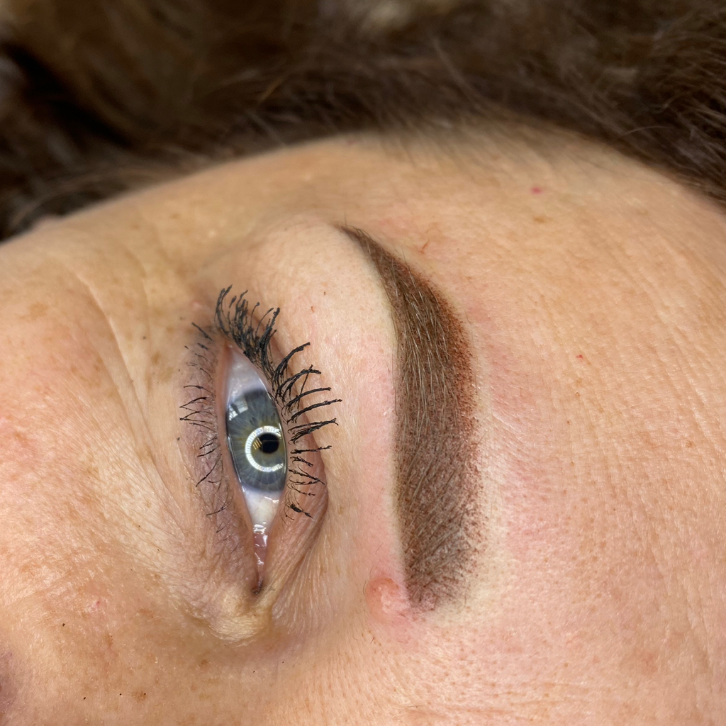 Стойкий макияж (брови, коррекция, на 1-3 года)