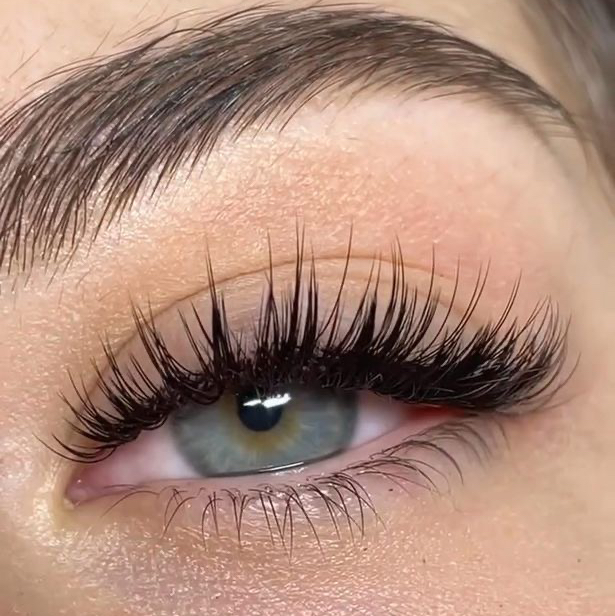 Наращивание ресниц. 3D