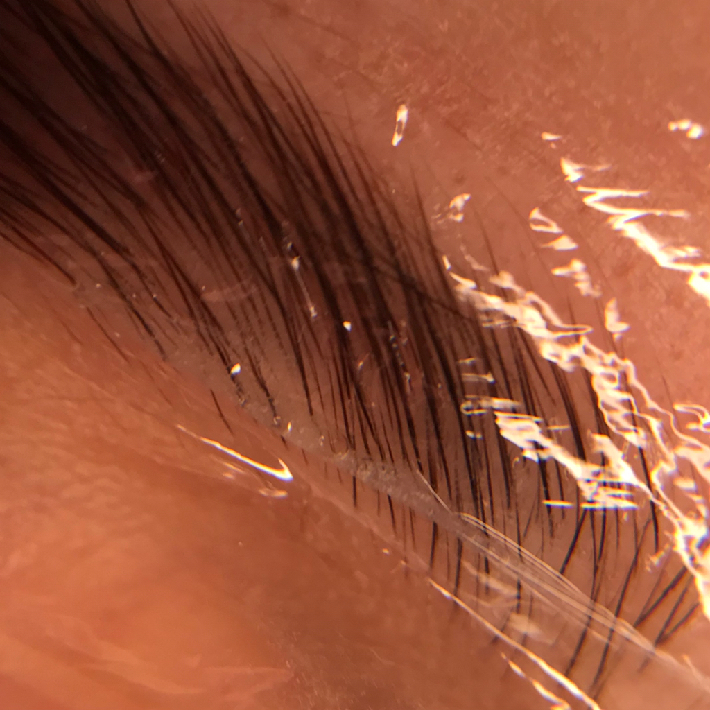 Долговременная укладка бровей