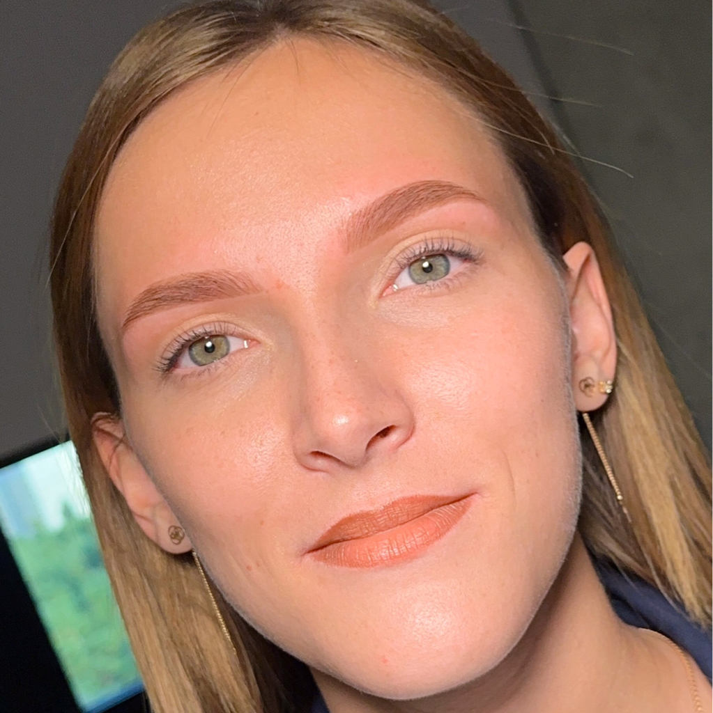 Коррекция и окрашивание бровей