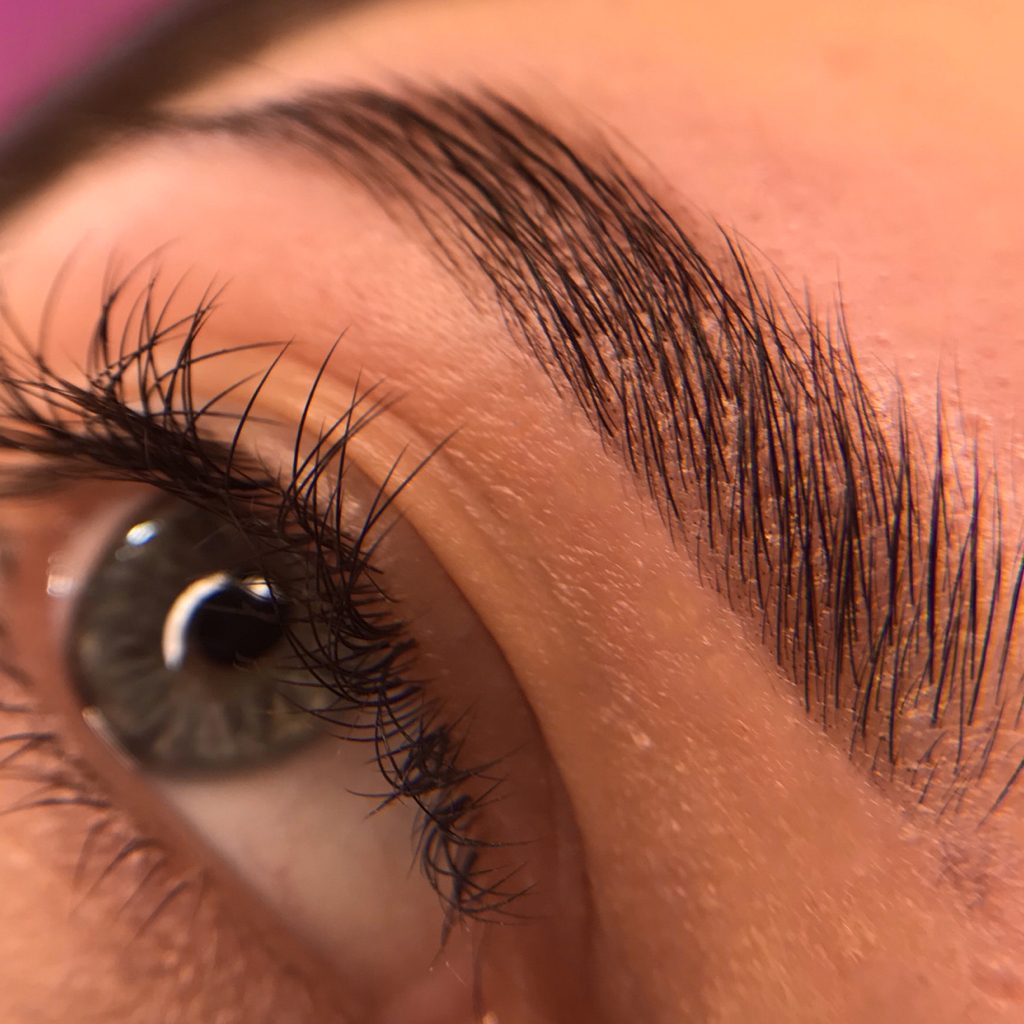 Коррекция воск/пинцет + прореживание бровей