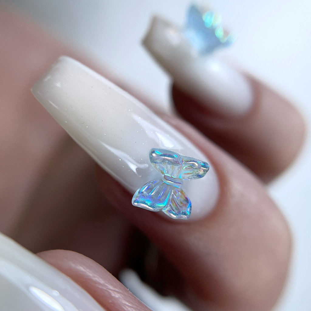 Наращивание ногтей