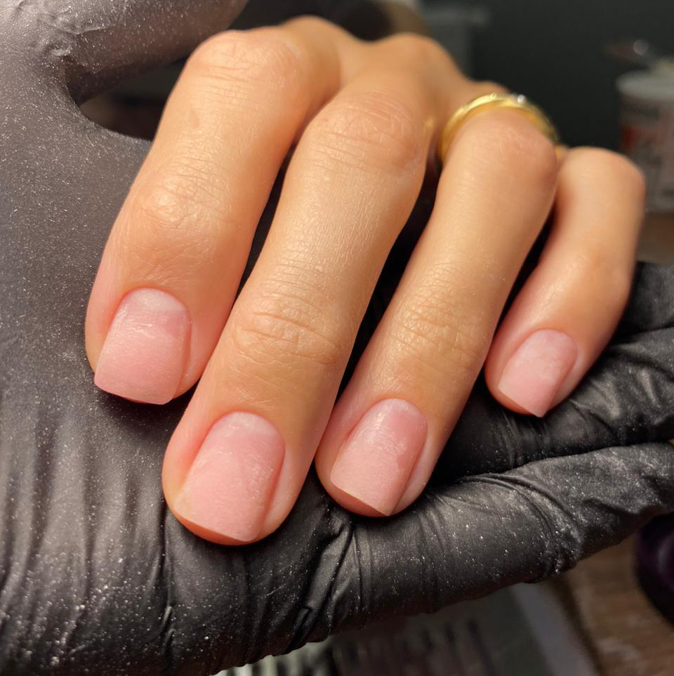 Маникюр женский