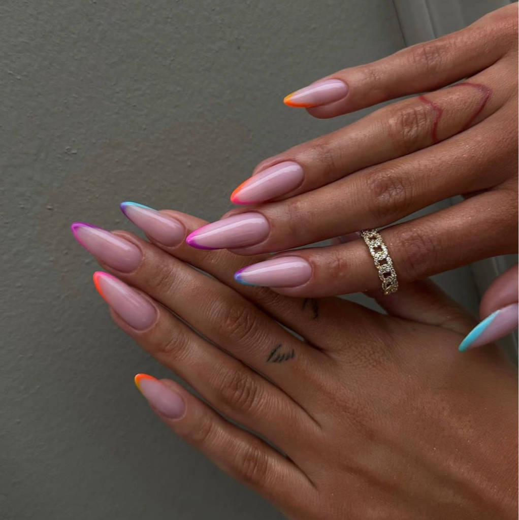 Акция Комплекс коррекция наращивание(снятие ,маникюр,коррекция наращивания,покрытие,выравнивание)