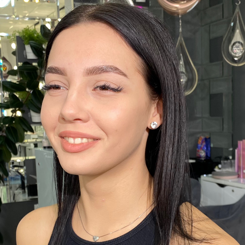 Осветление бровей