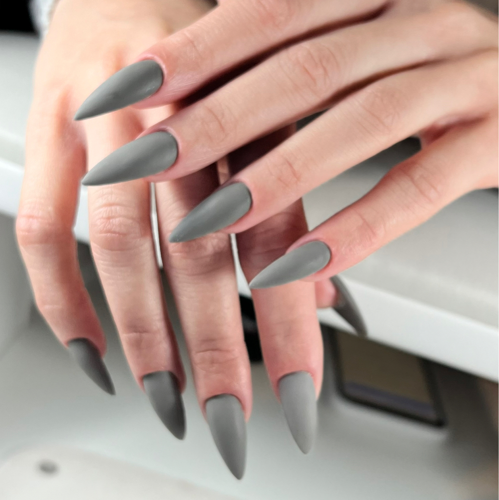 Наращивание ногтей + покрытие гель-лак.