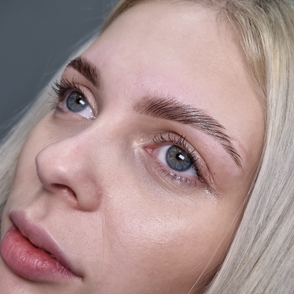 Долговременной укладка бровей + окрашивание