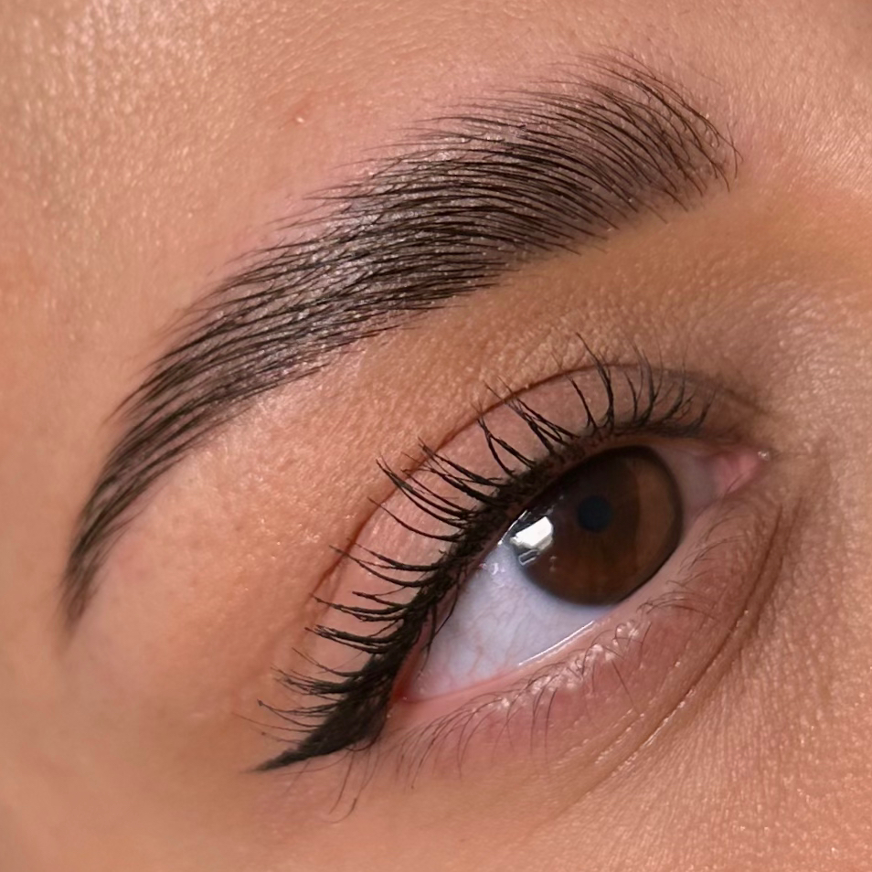 Ламинирование бровей с окрашиванием