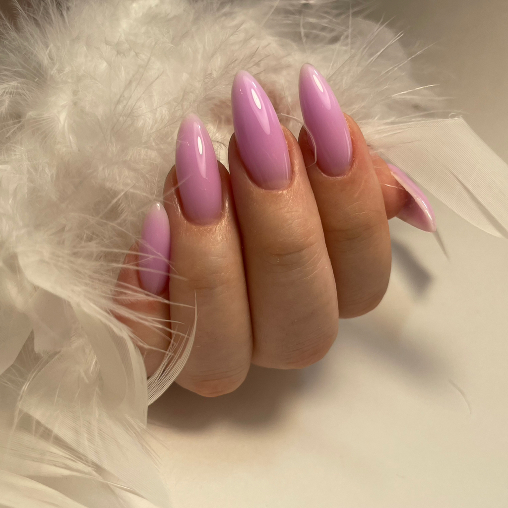 Покрытие на длинные ногти без дизайна