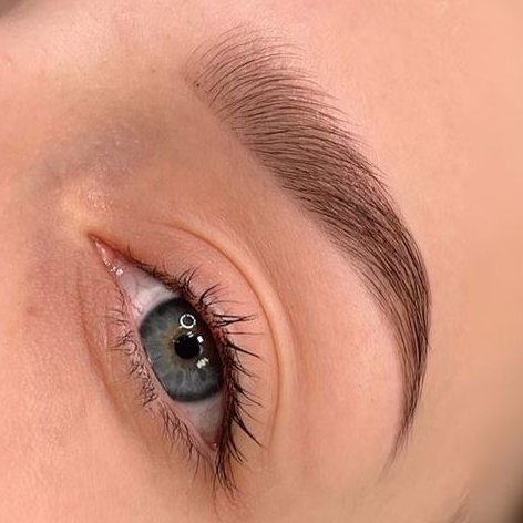 Коррекция бровей с окрашиванием