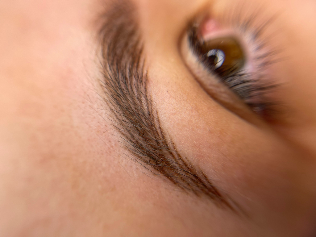 Перманентный макияж бровей в волосковой технике