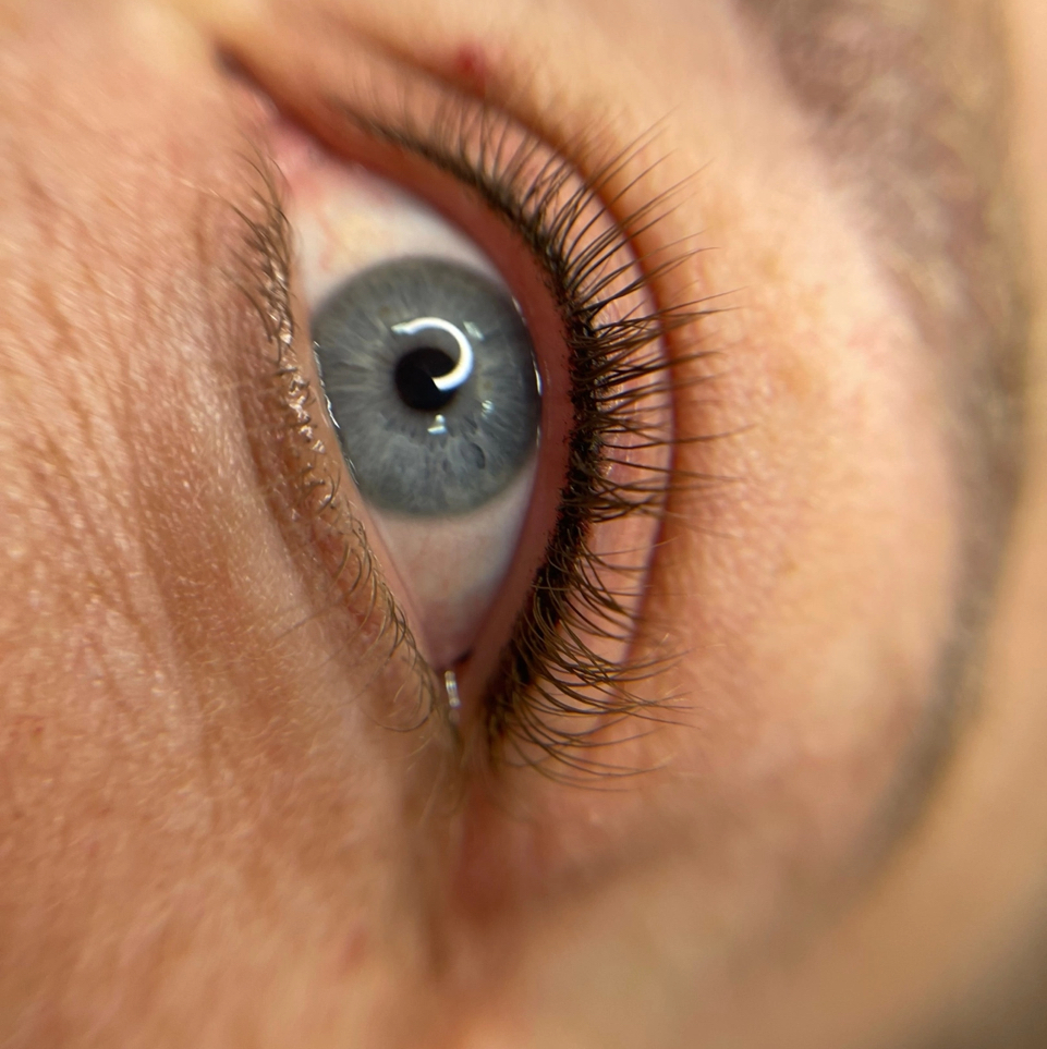 Татуаж век «межресничка»