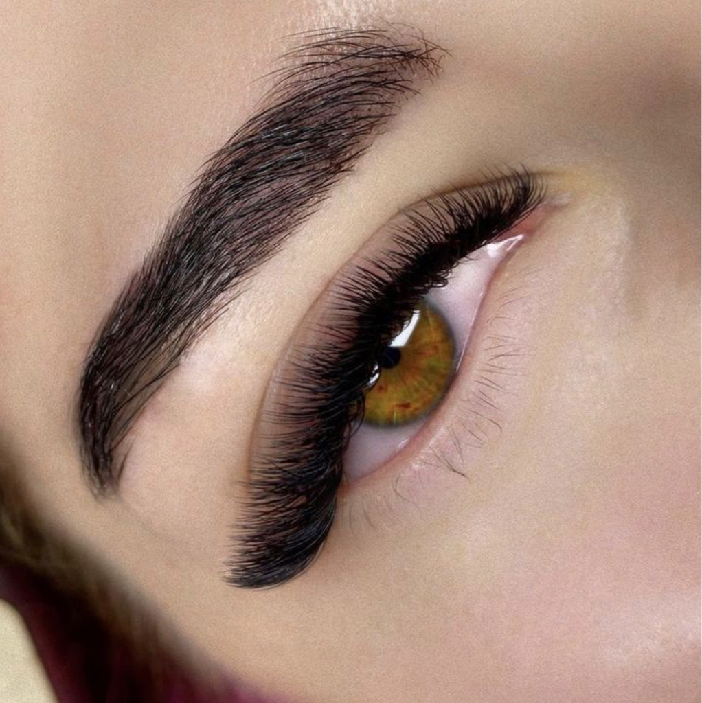 Коррекция перманентного макияжа брови