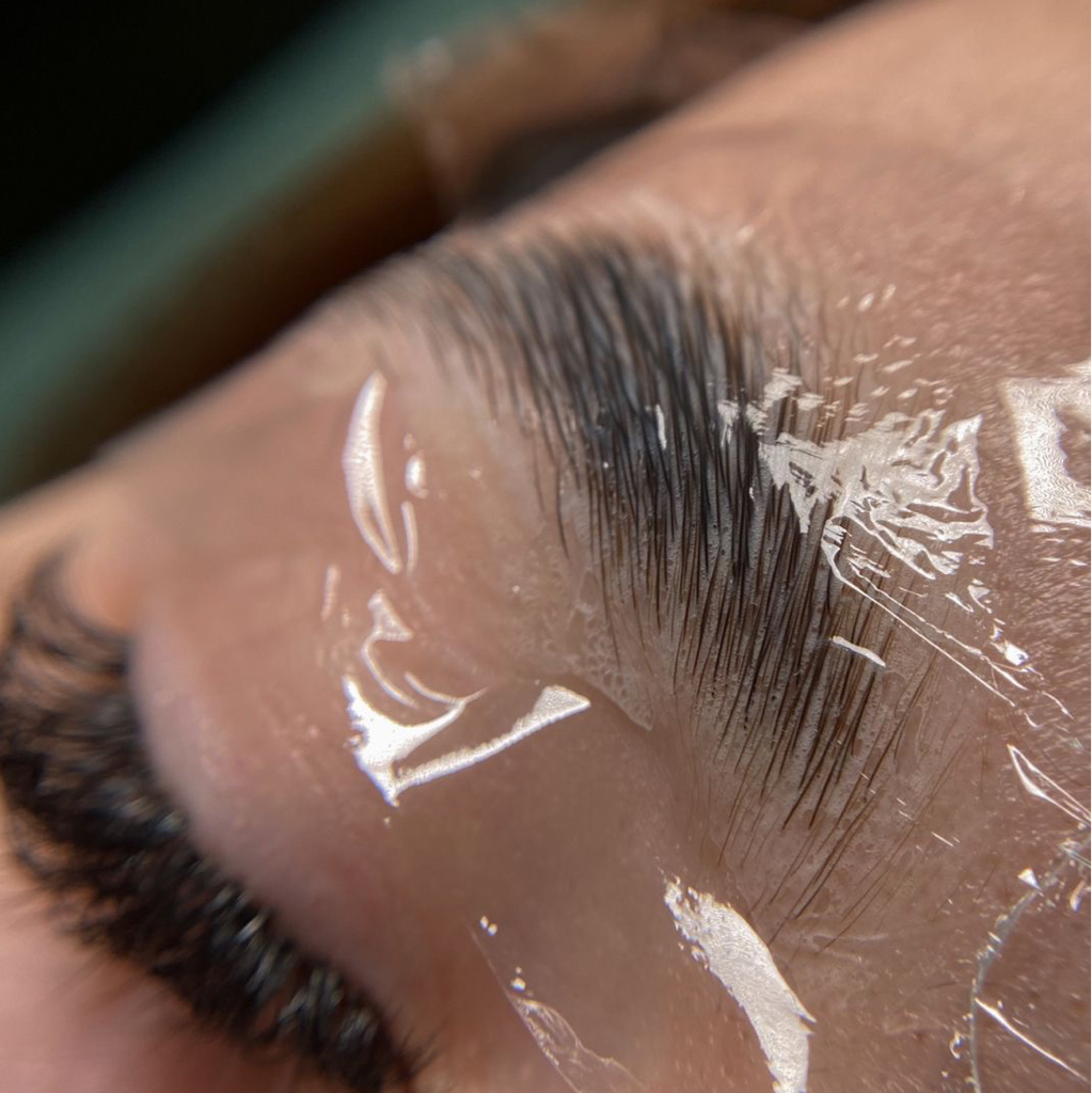 Ламинирование бровей