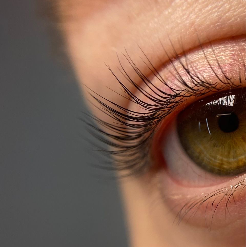 Окрашивание  ресниц