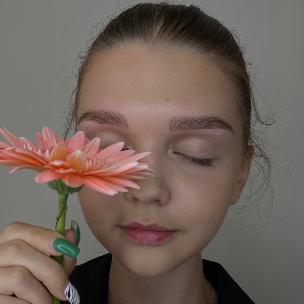 Оформление и окрашивание бровей