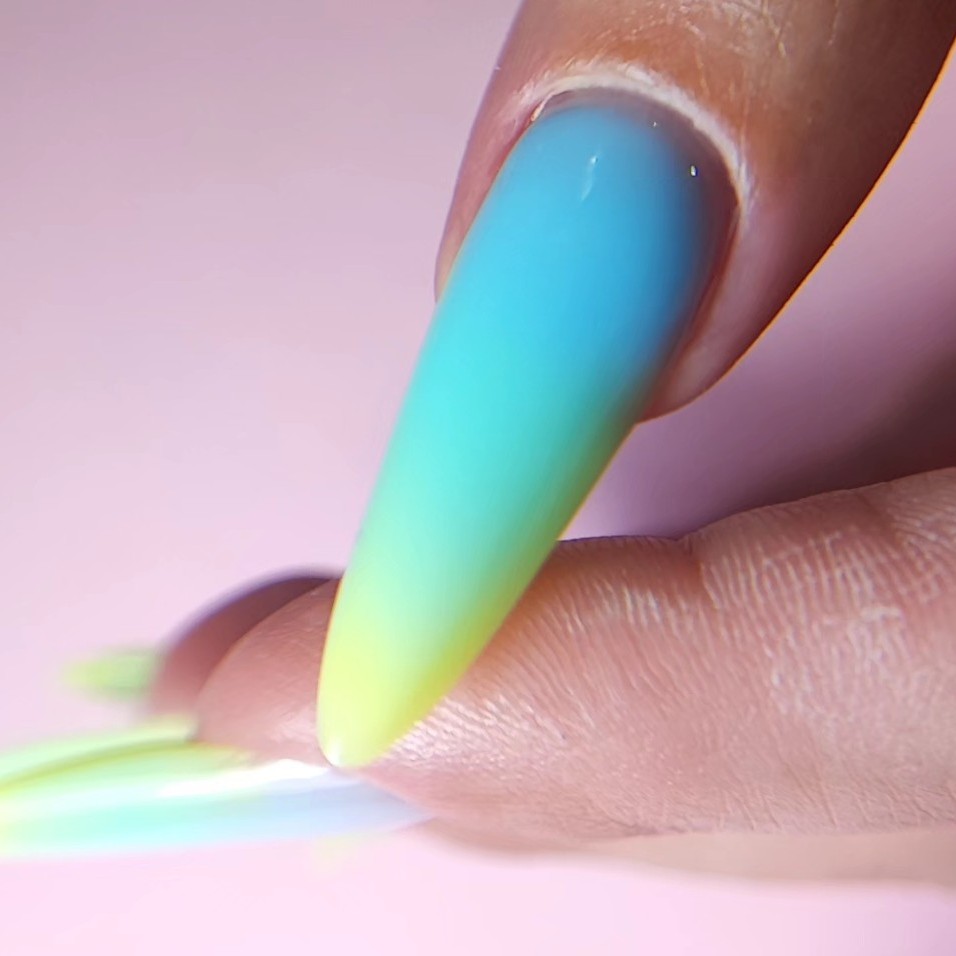 Наращивание ногтей