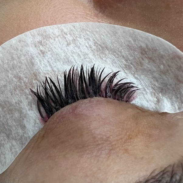 Снятие ресниц    Не выполняется отдельно от наращивания