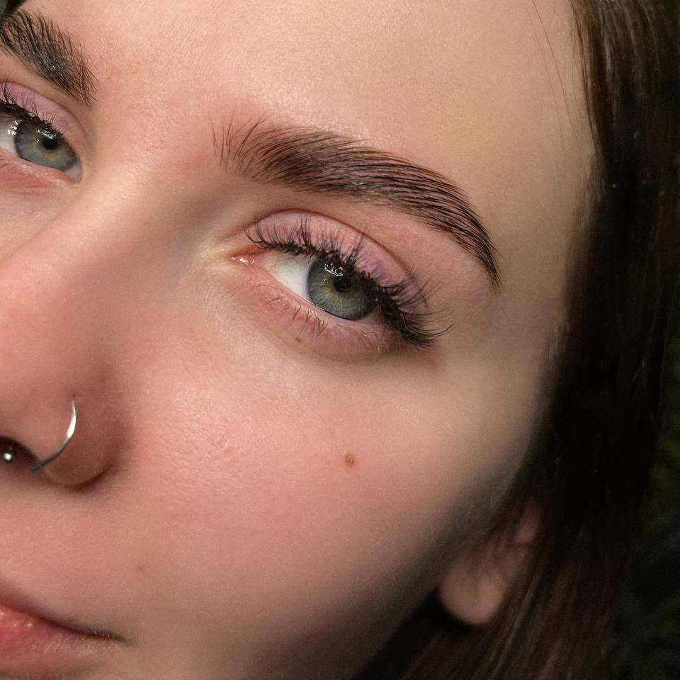 Ламинирование бровей (окрашивание + коррекция)