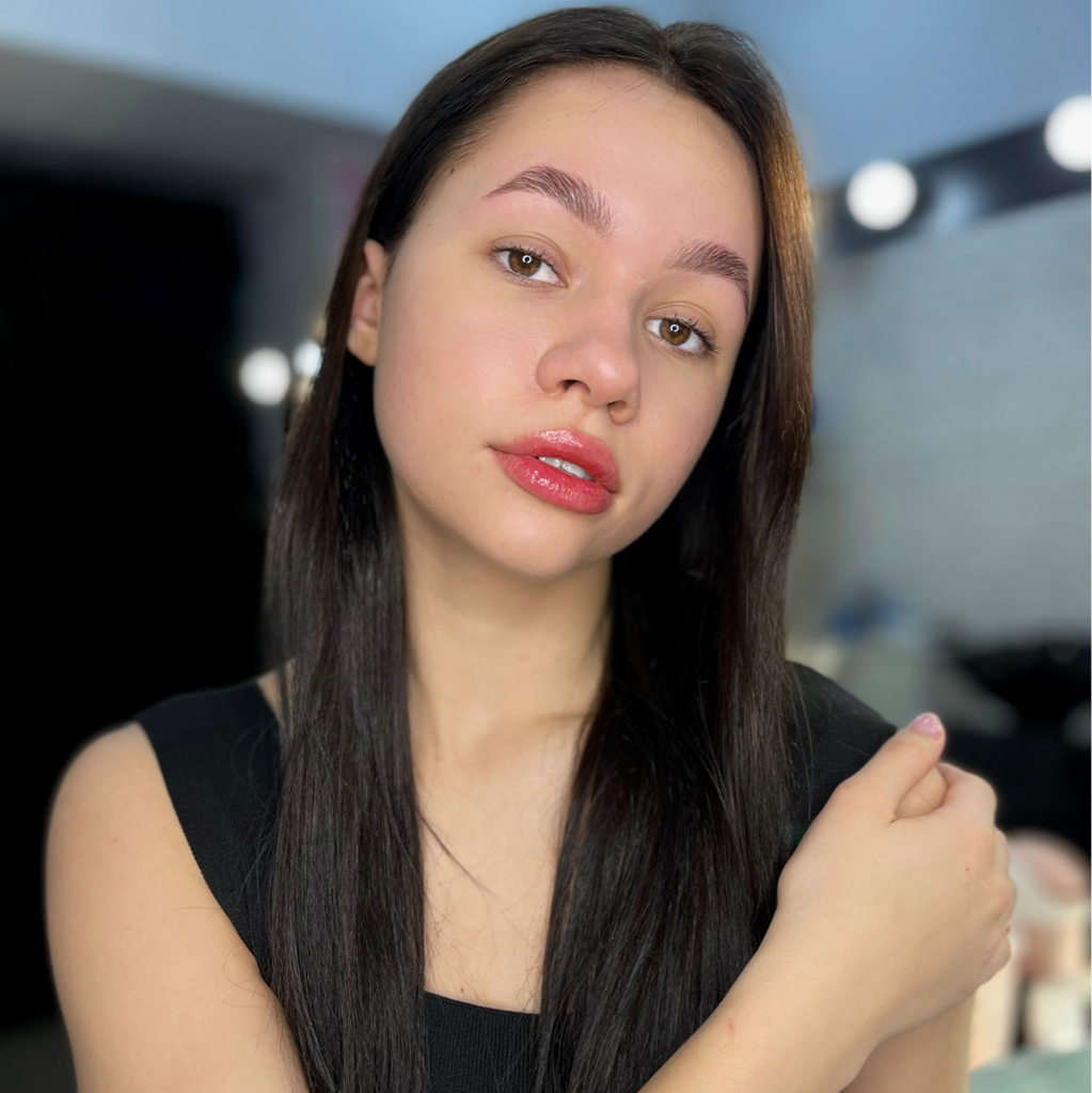 Долговременная укладка + коррекция + окрашивание бровей