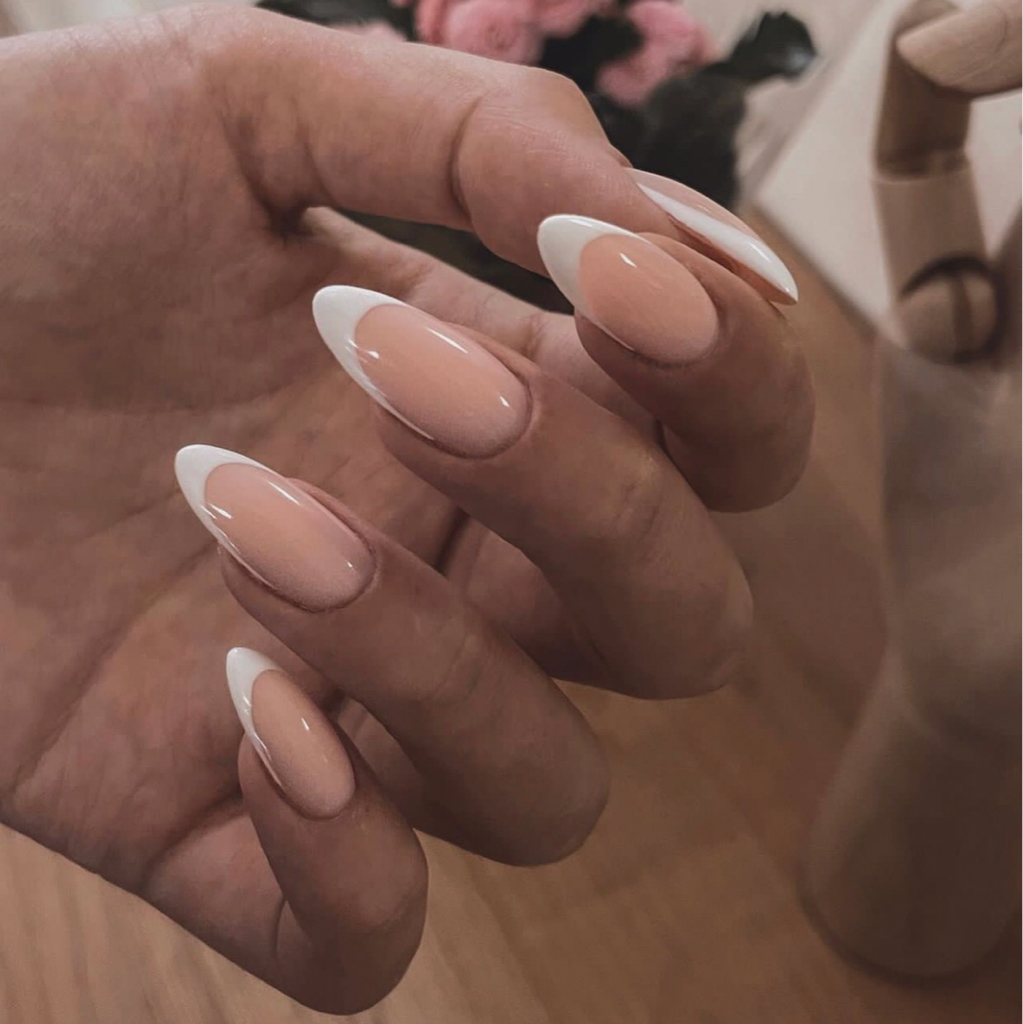 Маникюр + гель покрытие + реставрация акригелем