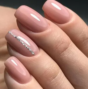 Маникюр с покрытием и укреплением