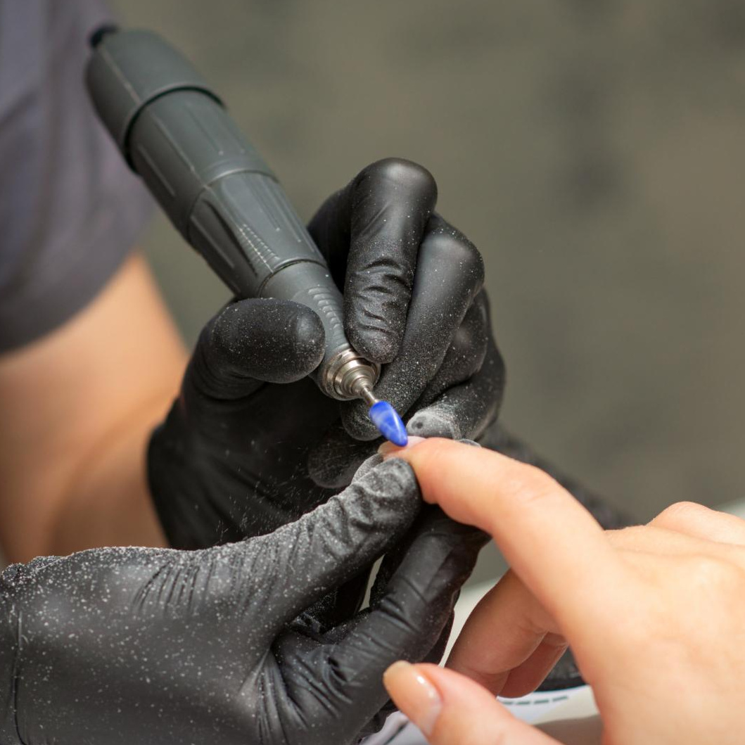 Снятие старого покрытия на руках (без последующей работы)