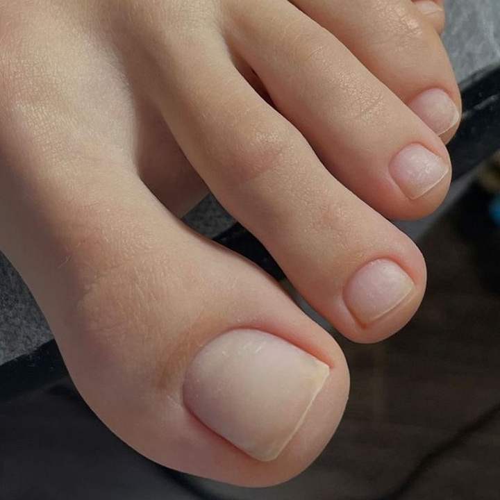 Smart педикюр со стопами (входит: снятие, уход, массаж стоп)