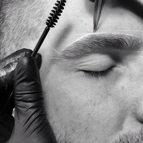 Мужская коррекция бровей