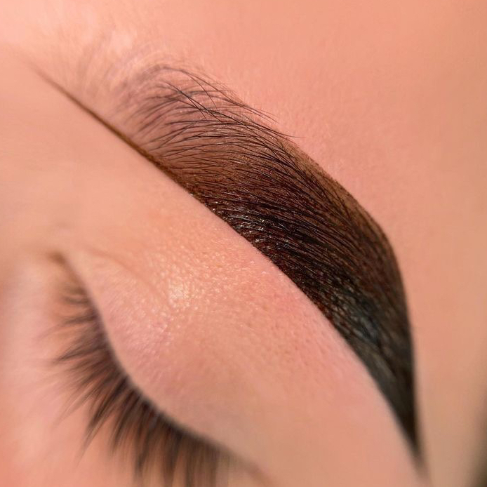 Окрашивание бровей хной