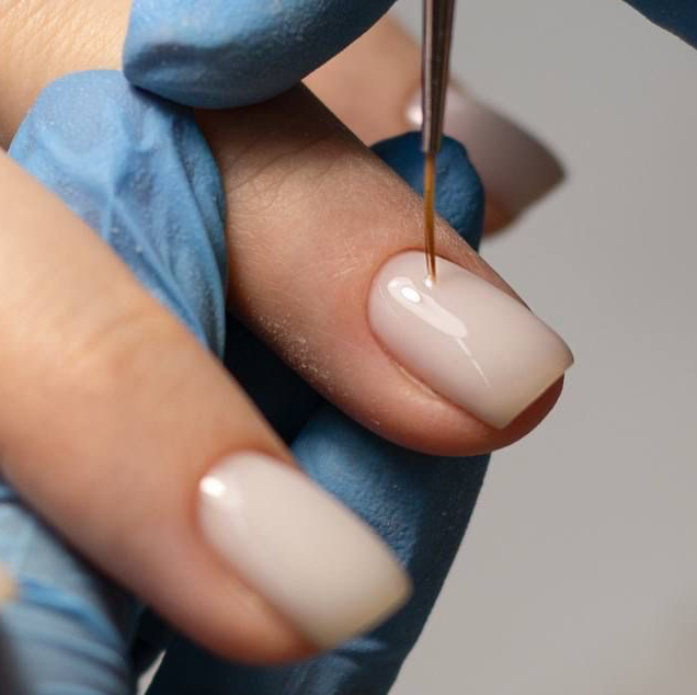 Маникюр с покрытием гель-лак (база)