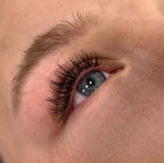 Классическое наращивание ресниц