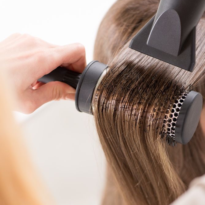 Укладка феном на брашинг