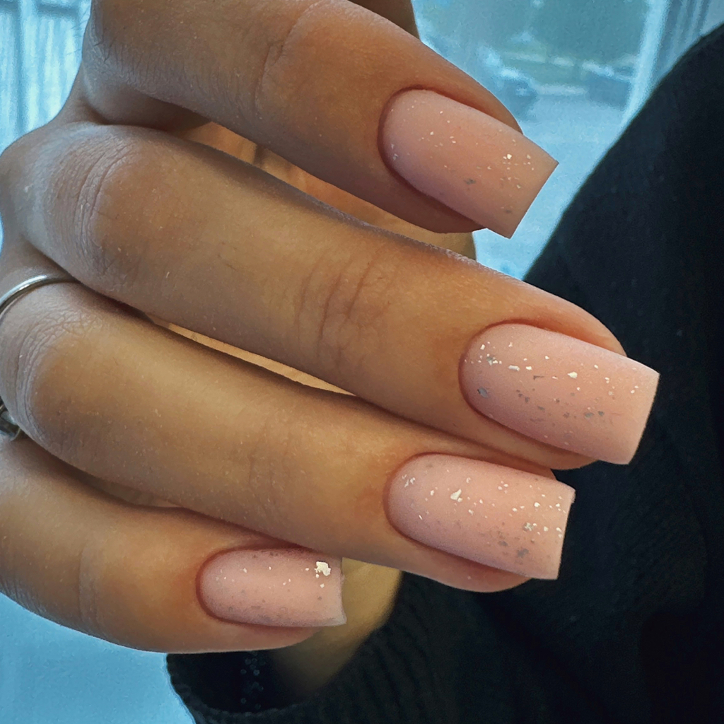 Маникюр с покрытием гель