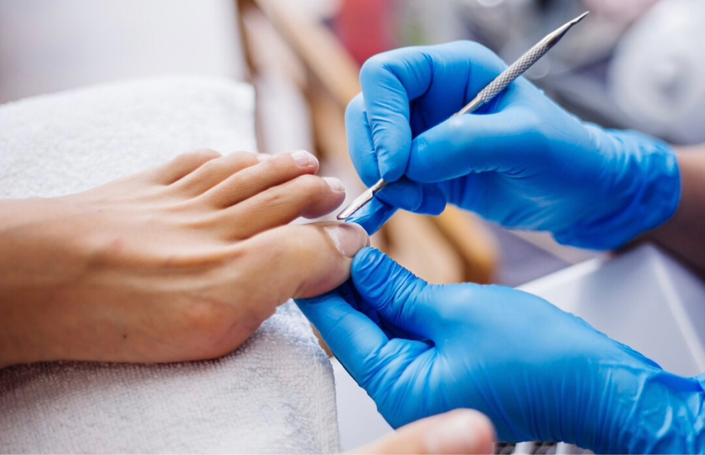 Мужской педикюр