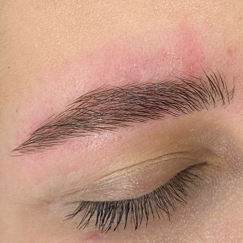 Коррекция бровей