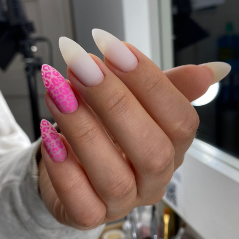 Коррекция нарощенных ногтей