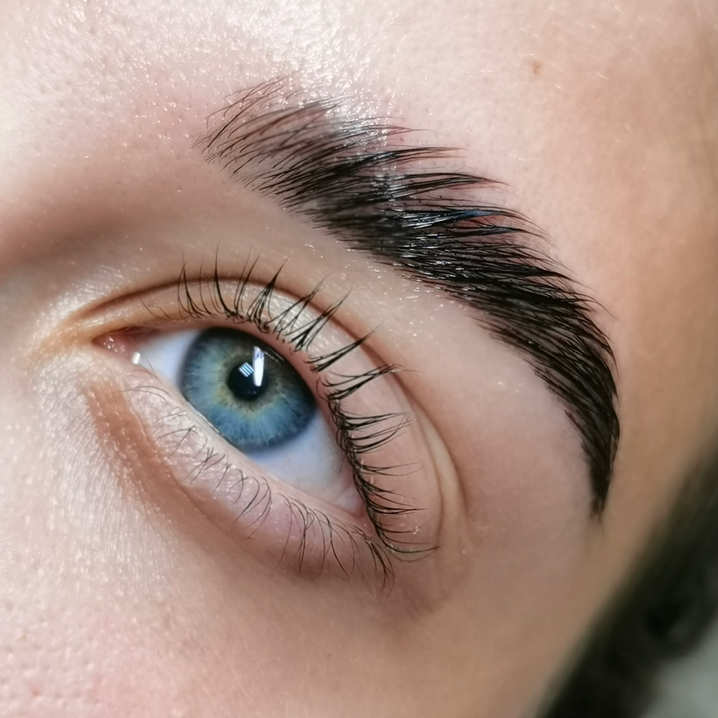 Долговременная укладка бровей