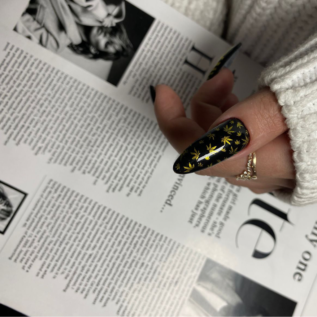 Коррекция нарощенных ногтей