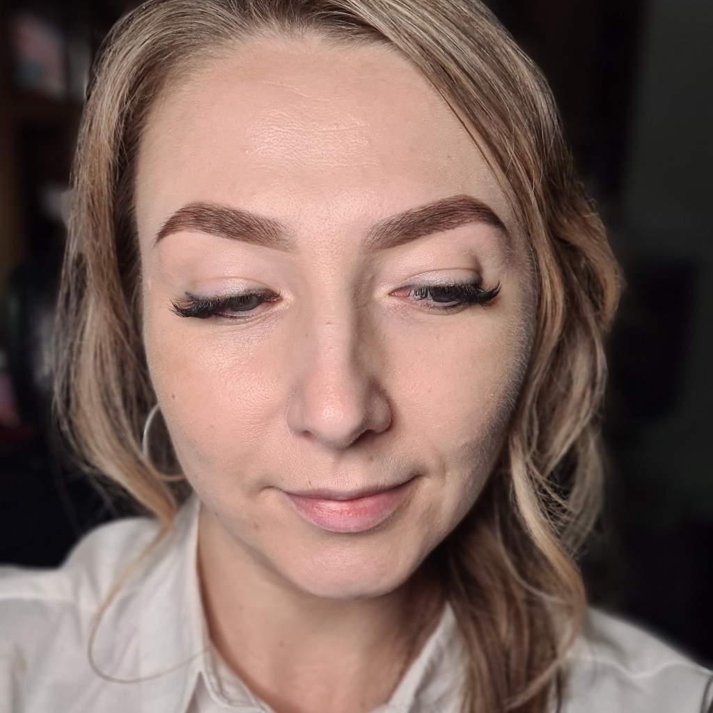 ПОЛНОЕ ОФОРМЛЕНИЕ БРОВЕЙ (коррекция формы с окрашиванием)