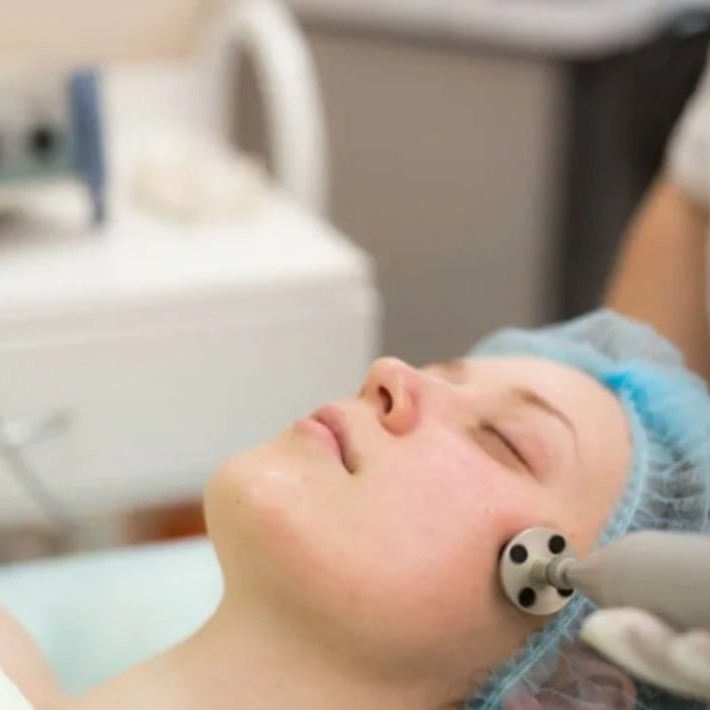 Эко-омоложение лица на аппарате Шарм (дермотония)