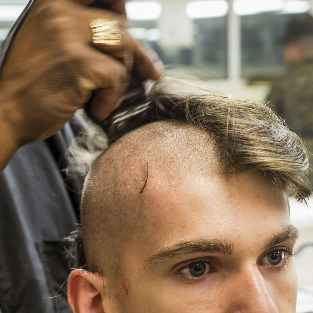 Стрижка налисо (під машинку)