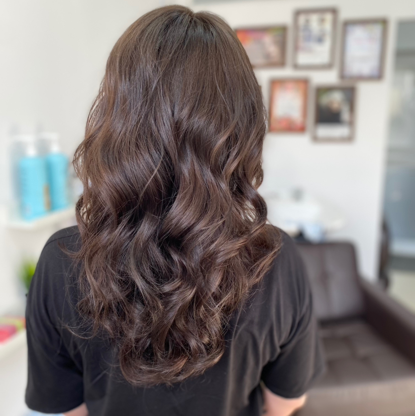 Однотонное окрашивание ( длина от плеч до лопаток)