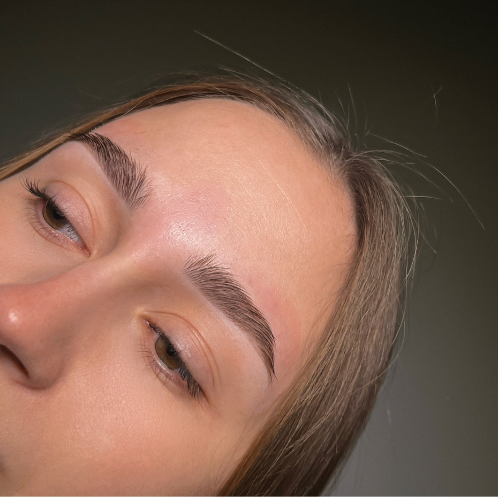 Оформление бровей краской + коррекция