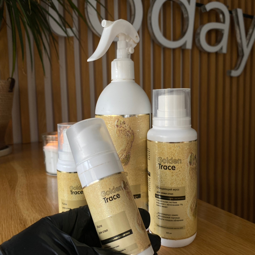 Полный педикюр Golden Trace + однотонное покрытие + снятие