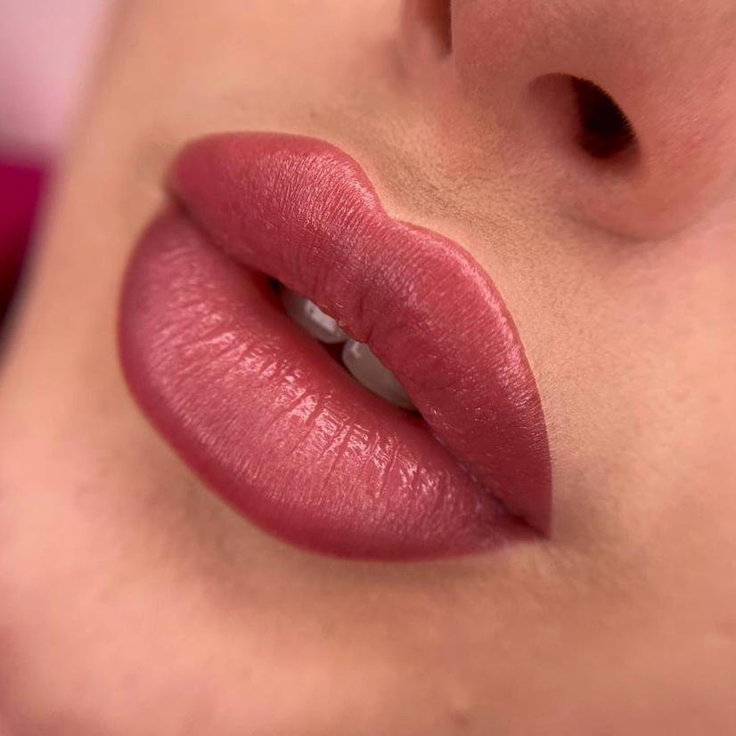 Перманентный макияж губ