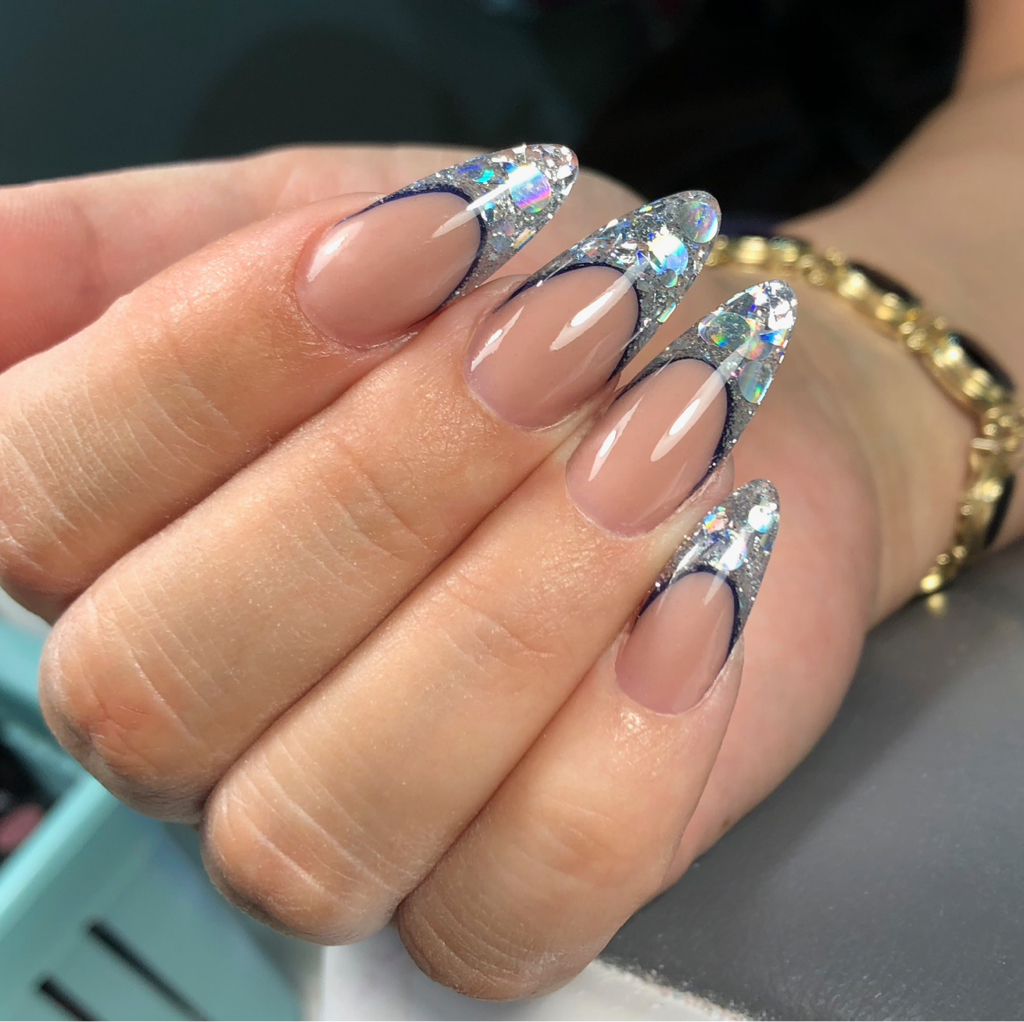 Маникюр с выкладным френчем